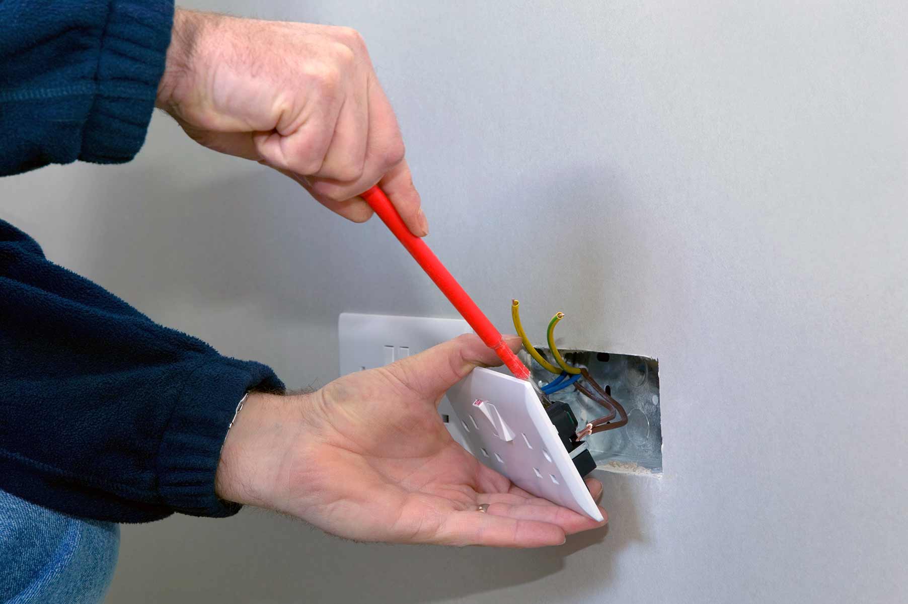 Our electricians can install plug sockets for domestic and commercial proeprties in Chiswick and the local area. 